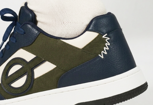 EASY TO SLIP ON. EASY TO GO.