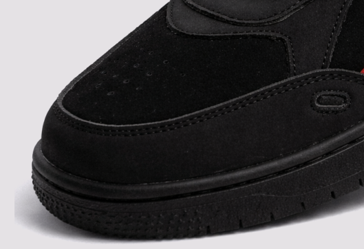 WIDE TOE BOX. NATURAL COMFORT.