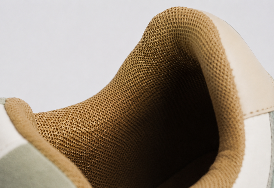 EASY TO SLIP ON. EASY TO GO.